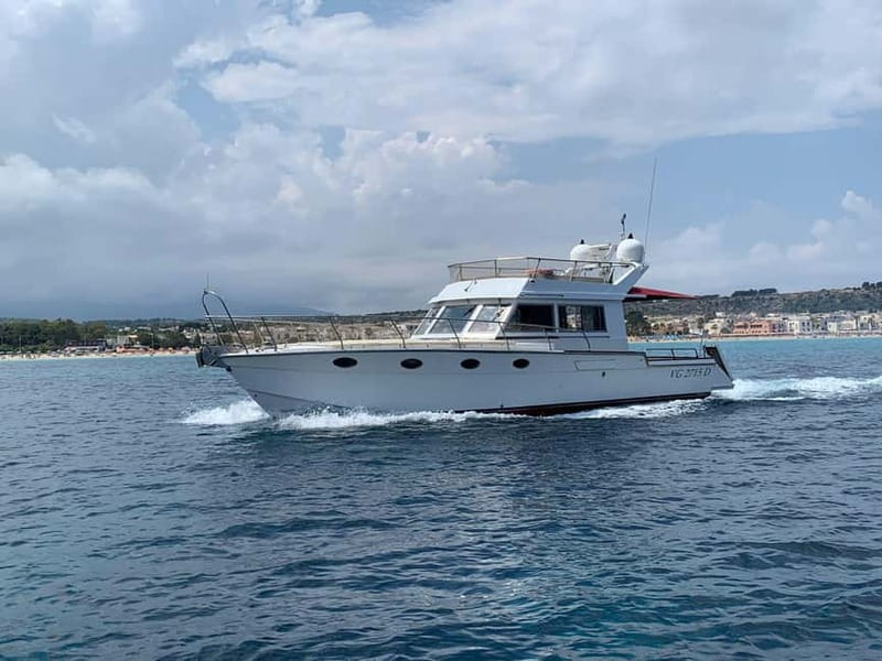 ZINGARO RESERVE AND SCOPELLO: BOAT TOUR AND SNORKELING - Stop one: Tonnara del Secco’s low stone coastline
